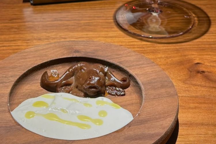 Terrina di carruba e gelato al blu di bufala