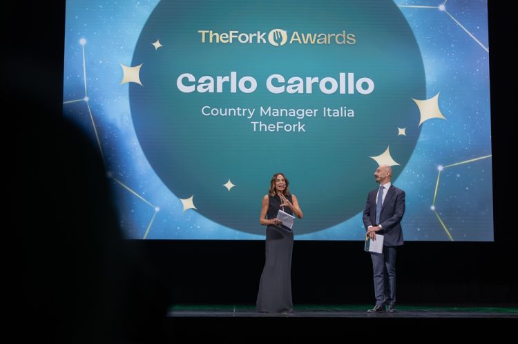 Carlo Carollo ha presentato con Cristina Parodi la giuria dei 74 Top Chef che hanno selezionato le nuove aperture dell'anno