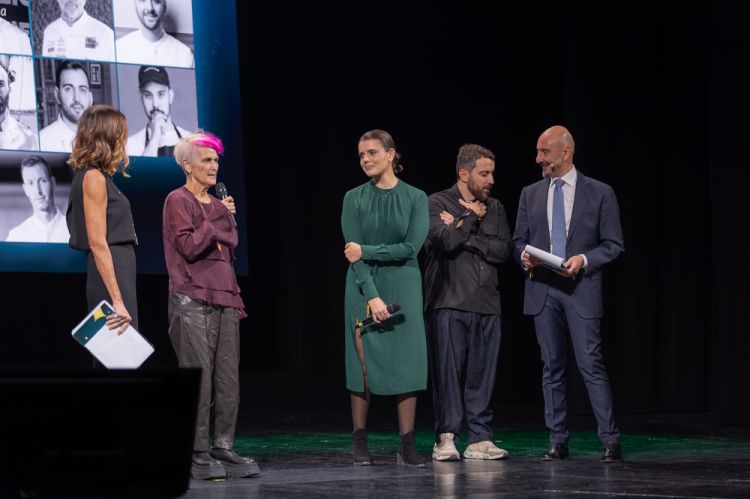 Sul palco, con Parodi e Carollo, da sinistra: Cristina Bowerman, Sara Scarsella e Donato Ascani