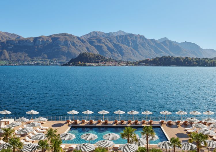 La Floating Pool che d&agrave; dritta sul lago. Foto di&nbsp;@Nicholas Koenig
