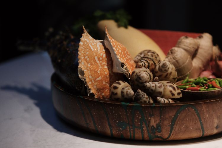 The Ocean: granchio blu, aragosta di Phuket, spotted babylon (che è un mollusco gasteropode marino, cioè una specie di lumaca di mare commestibile. Il nome scientifico è Babylonia areolata)