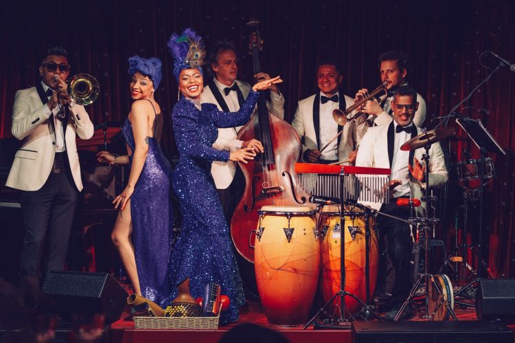 Lo spettacolo di Daisy’s Entertainment, spesso disponibile mentre si sorseggia un drink da The Orientalist.