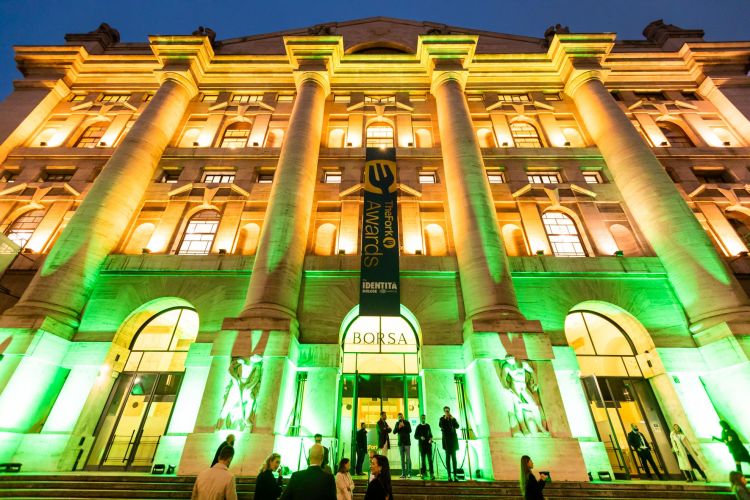 Palazzo Mezzanotte a Milano, che ospiterà la serata finale del TheFork Awards con Mastercard
