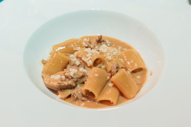 Buonissimi i Mezzi rigatoni Barilla al Bronzo in fricassea, proposti dal Da Vittorio
