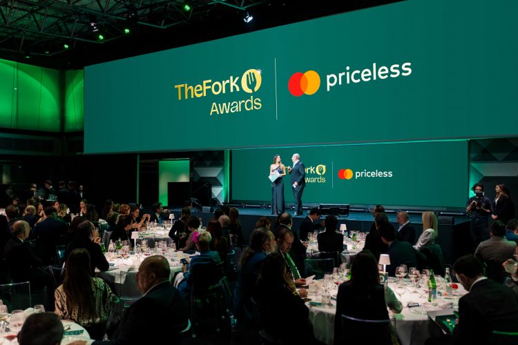 La sala gremita per la serata di gala. Foto di Onstage Studio