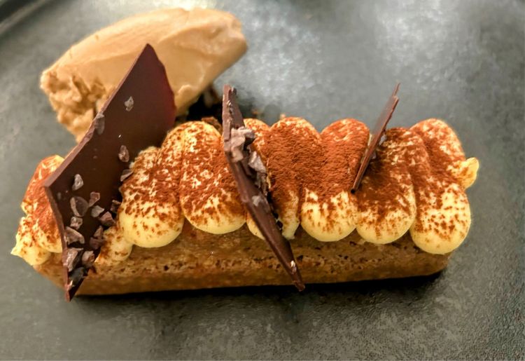 L'Eden Park è il ristorante principale di Villa Eden che non ha solo menù detox, ma è capace di viziarvi con un irresistibile e leggerissimo tiramisu