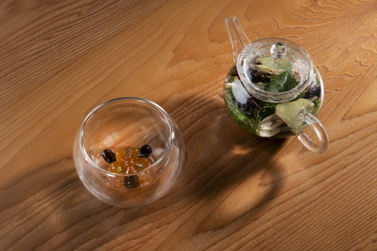 Tisana aromatica, orecchio di giuda e grattata di zucca affumicata