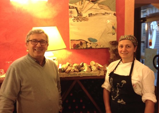 Alessandro e Angela Ancillotti, il patrone la chef della Taverna dell'oca bianca a Pontremoli in Lunigiana