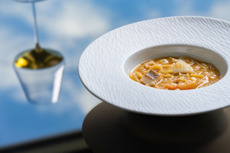 La Minestra di pasta mista con crostacei e pesci d