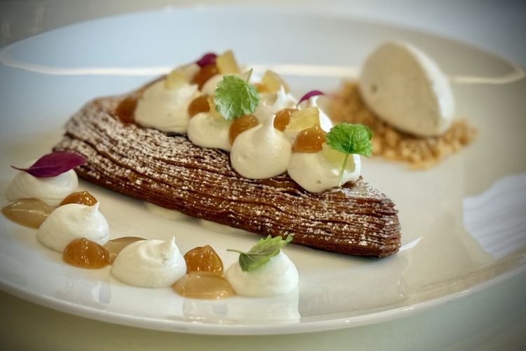 Trancio di pizza sfogliata con limone e burro di arachidi salato