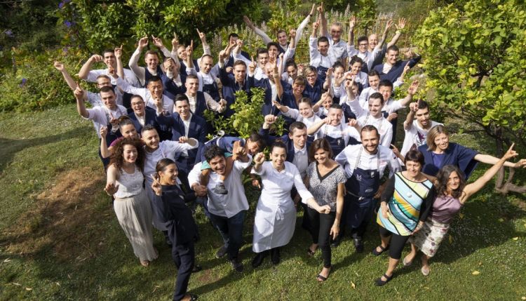 The entire team of Mirazur is at home since March 14th. The French government, through a sort of redundancy fund, pays 84% of the staff’s salary, but Colagreco is committed to contribute to that 
