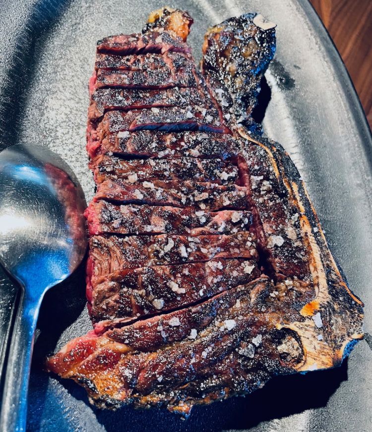 Txuleta 28/08/2008: Manzo di una mucca di 17 anni, stagionato per circa 150 giorni
