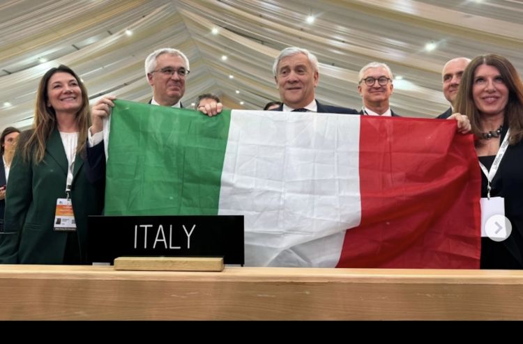 La nostra delegazione a New Delhi, soddisfatta, fe