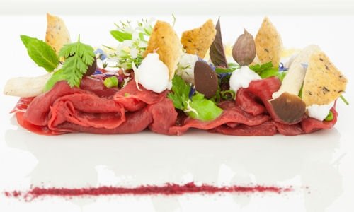 Carpaccio di cervo, funghi misti di montagna e spu