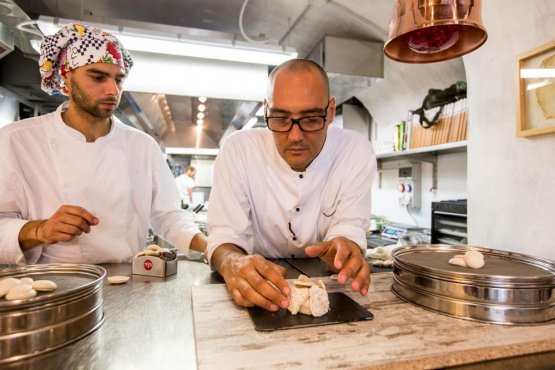 Vegan chef Simone Salvini (here together with Luca