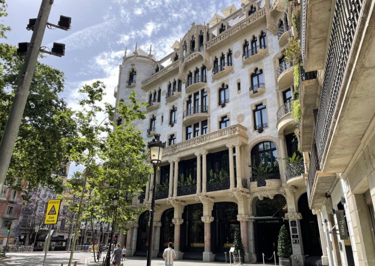 La facciata dell'Hotel Casa Fuster