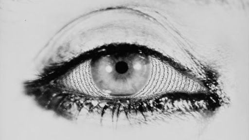 L'occhio delle donne, in uno scatto di Shirin Neshat
