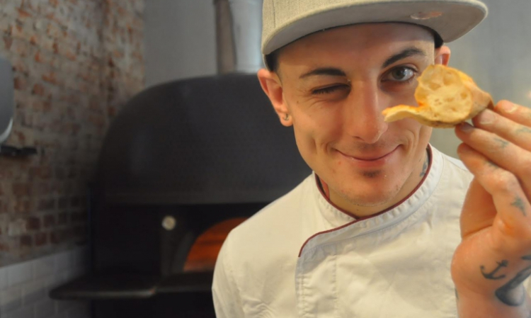 Matteo Mevio, straordinario ragazzo e ottimo pizzaiolo del Marghe. E' venuto tragicamente a mancare pochi mesi fa, Identità Golose gli tributa un affettuoso saluto
