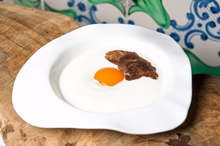 Uovo in tegamino con tartufo nero del Matese