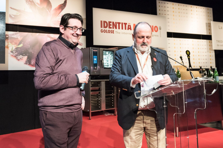 Paolo Marchi sul palco milanese di Identità Golos