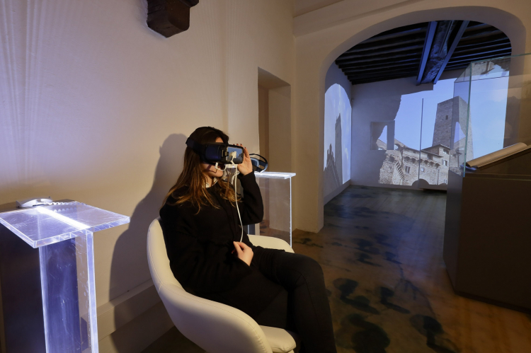Uno dei visori per la realtà virtuale
