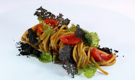 MARI DIMENTICATI. Spaghettoni Matt Felicetti con anemoni di mare e wasabi, il primo piatto di Vitale a Identità Expo S.Pellegrino