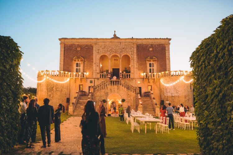 Il Castello Marchione agghindato a festa per “Sua Maestà la Ciliegia di Conversano”
