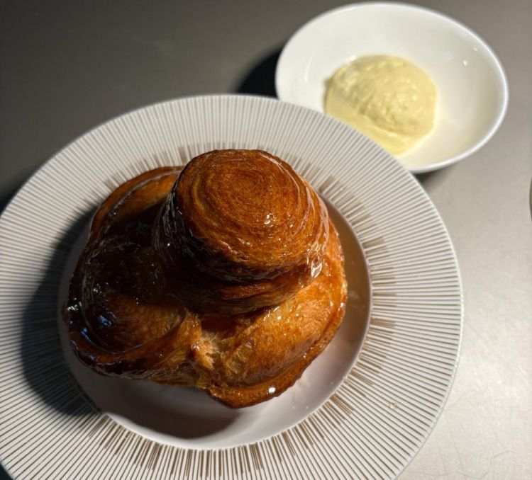 Torta sfogliata con zabaglione al Vecchio Samperi &ndash; &laquo;Una torta sfogliata con lo zabaglione al Vecchio Samperi. &Egrave; una chiusura golosa&raquo;
