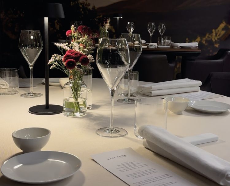 La sala del Wine Room by Luca Tegon
