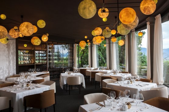 La sala del ristorante gastronomico de L'Albereta, Leonefelice
