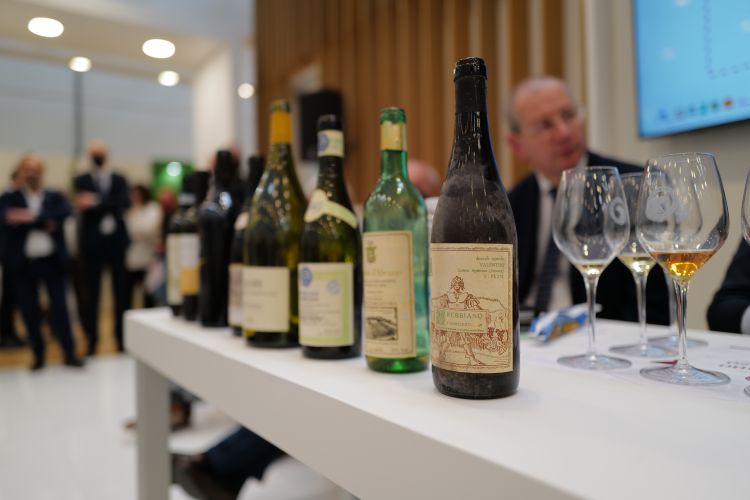 Le bottiglie in degustazione: il racconto di una regione attraverso grandi vini
