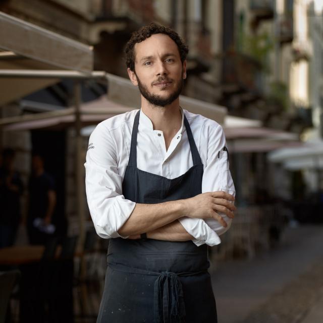 Marco Ambrosino, del ristorante 28 Posti di Milano, premiato da Friesland
