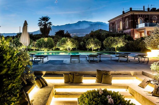 Il giardino dell'hotel Zash