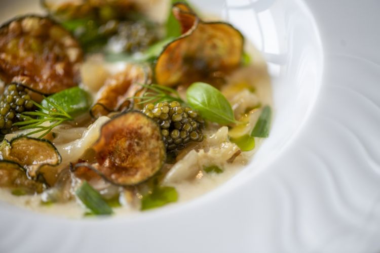 Zucchine novelle, trippa di baccalà e caviale