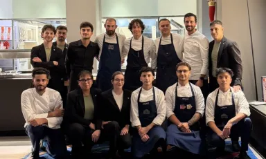 I due chef ospiti insieme alle brig