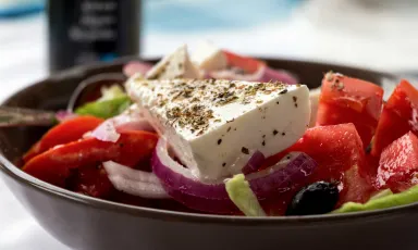 Una fresca insalata greca. Nella fo