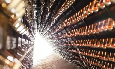 Una bella immagine di bottiglie di 